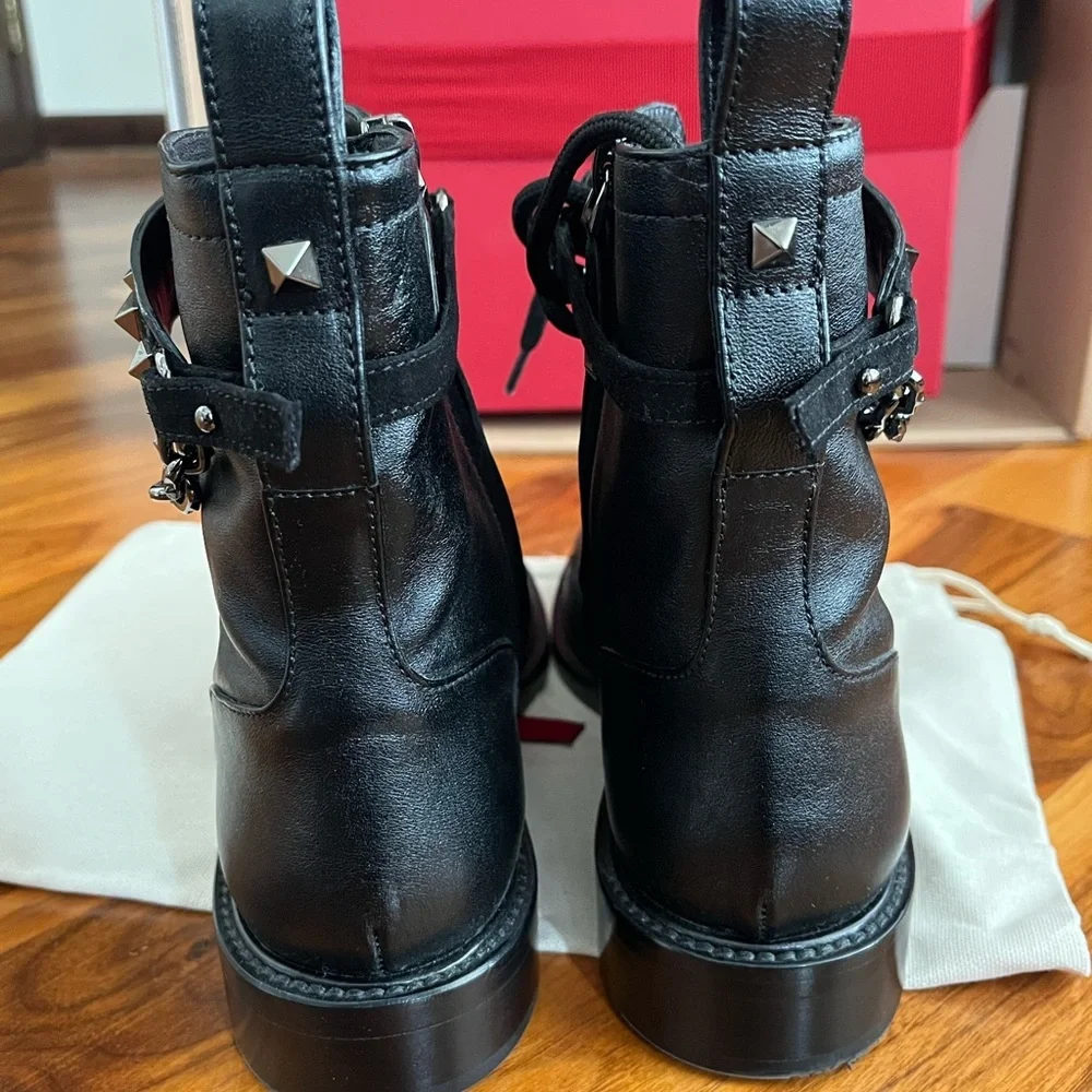 VALENTINO GARAVANI
Rockstud Chain Leather Combat Boots, LIKE NEW - Picture 7 of 16